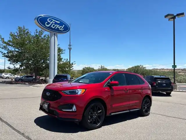 2024 Ford Edge ST-Line AWD's photo
