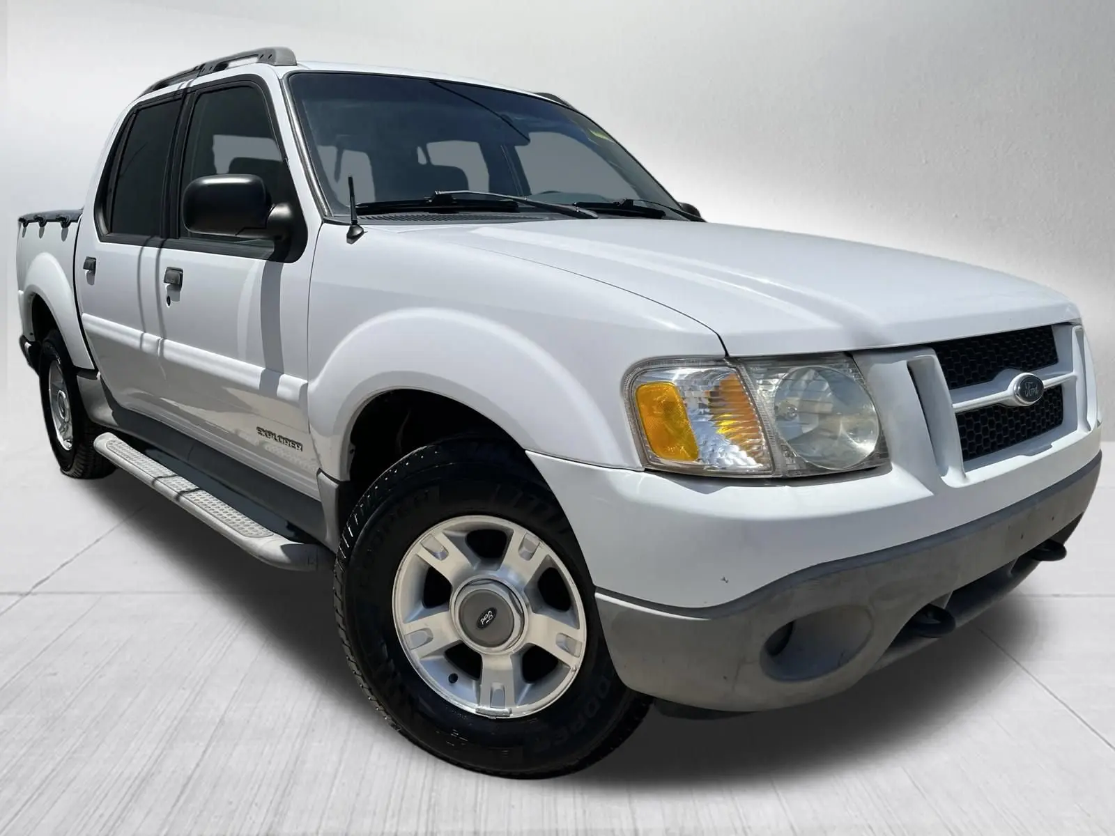 2001 Ford Explorer Base photo 3