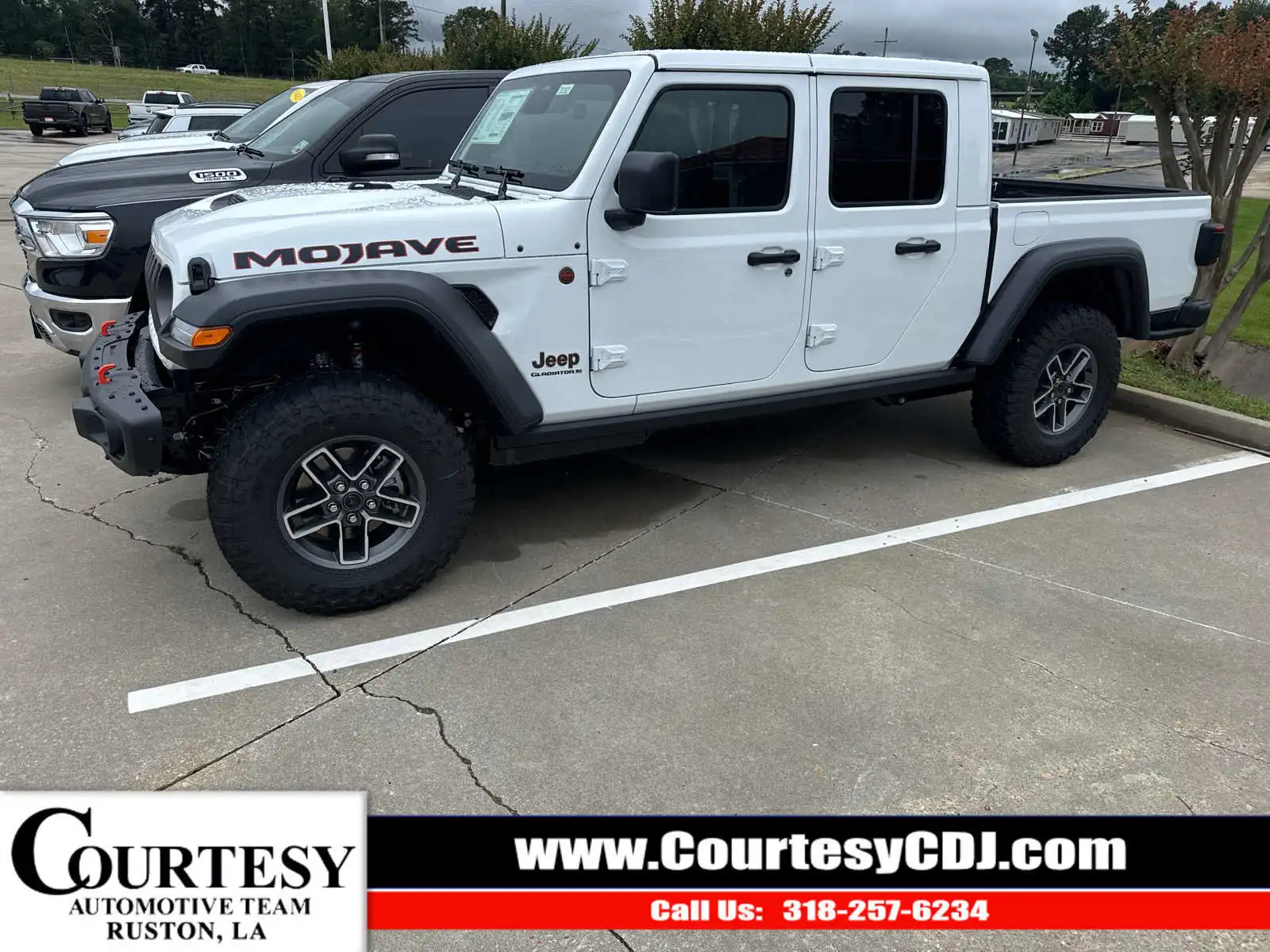 2026 Jeep Gladiator Mojave Auto's photo