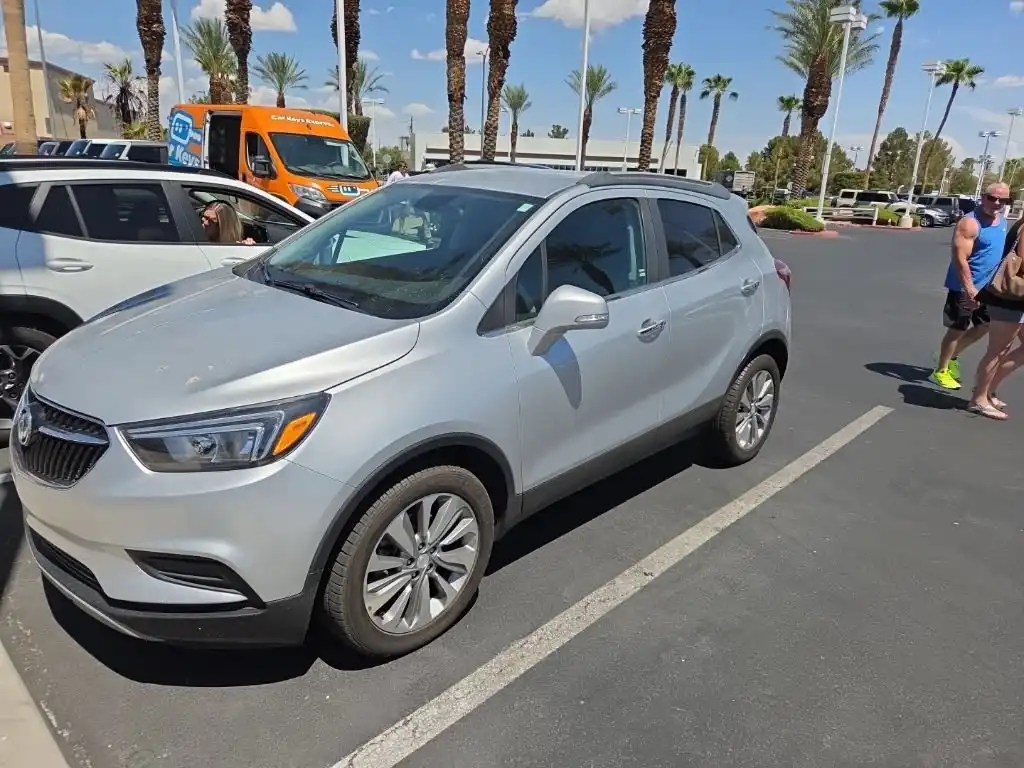 2019 Buick Encore Preferred's photo