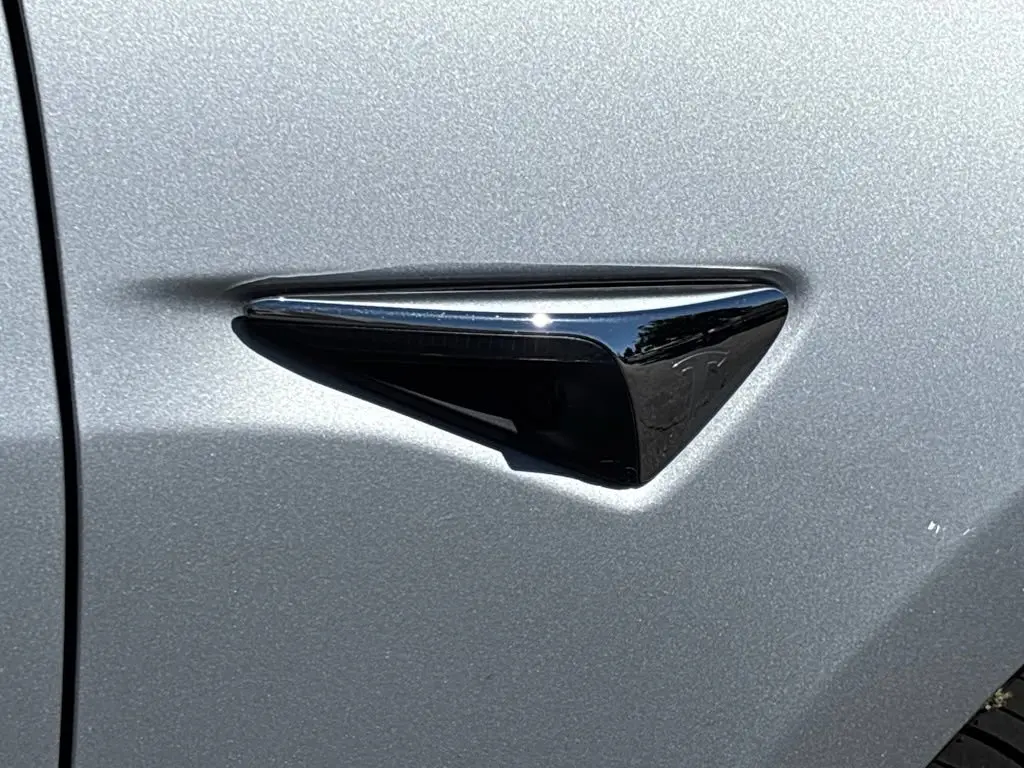 2018 Tesla Model 3 Long Range photo 4
