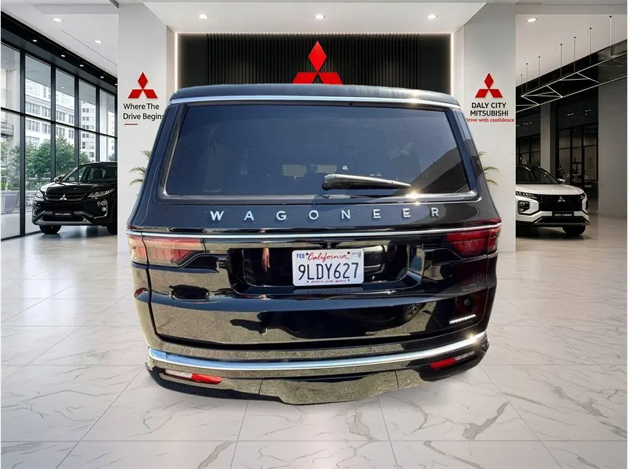 2024 Jeep Wagoneer L undefined photo 4