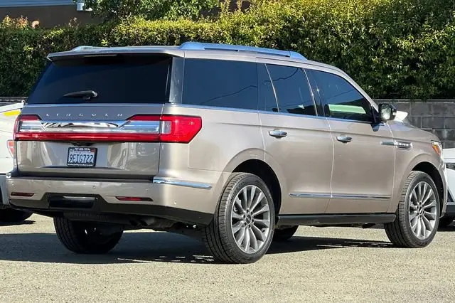2019 Lincoln Navigator Select photo 5