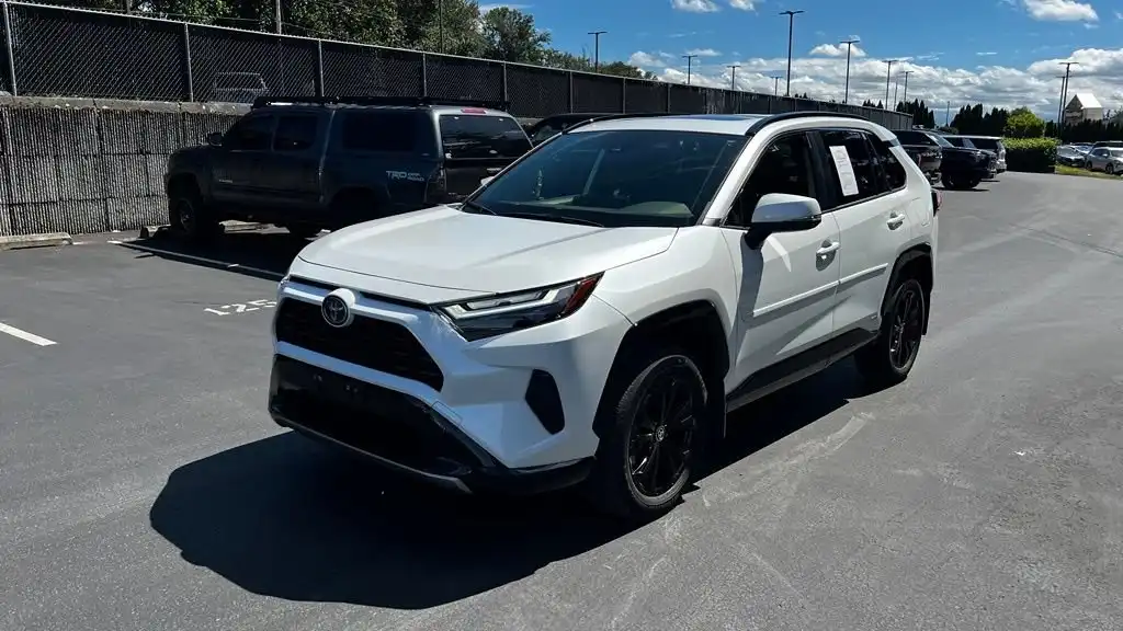 2023 Toyota RAV4 Hybrid SE AWD's photo