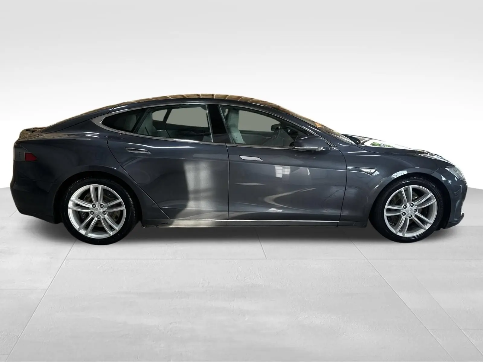 2015 Tesla Model S 85D photo 4