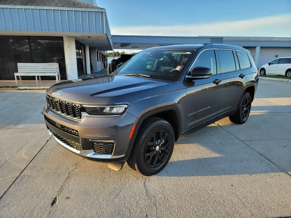 2023 Jeep Grand Cherokee L Limited's photo
