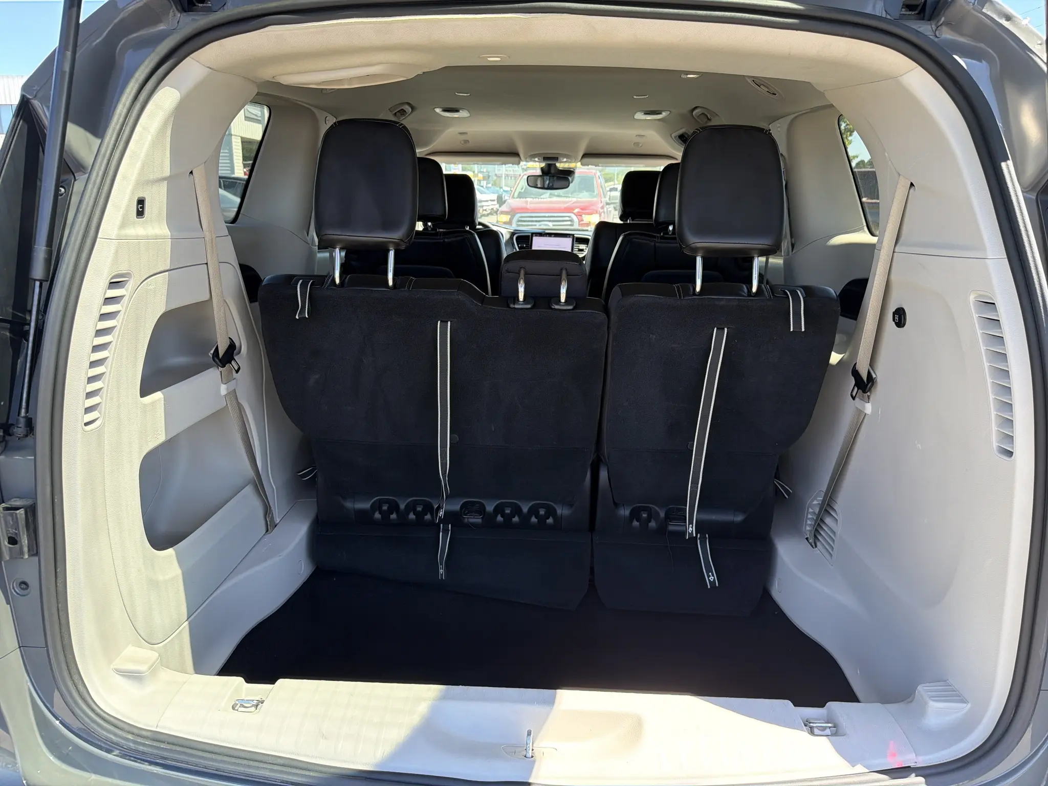 2023 Chrysler Pacifica Touring L photo 5