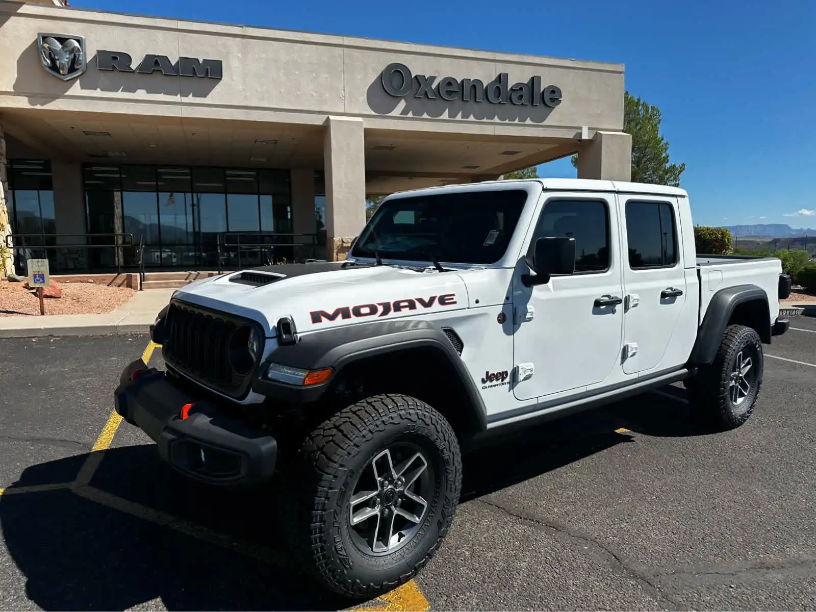 2026 Jeep Gladiator Mojave Auto's photo