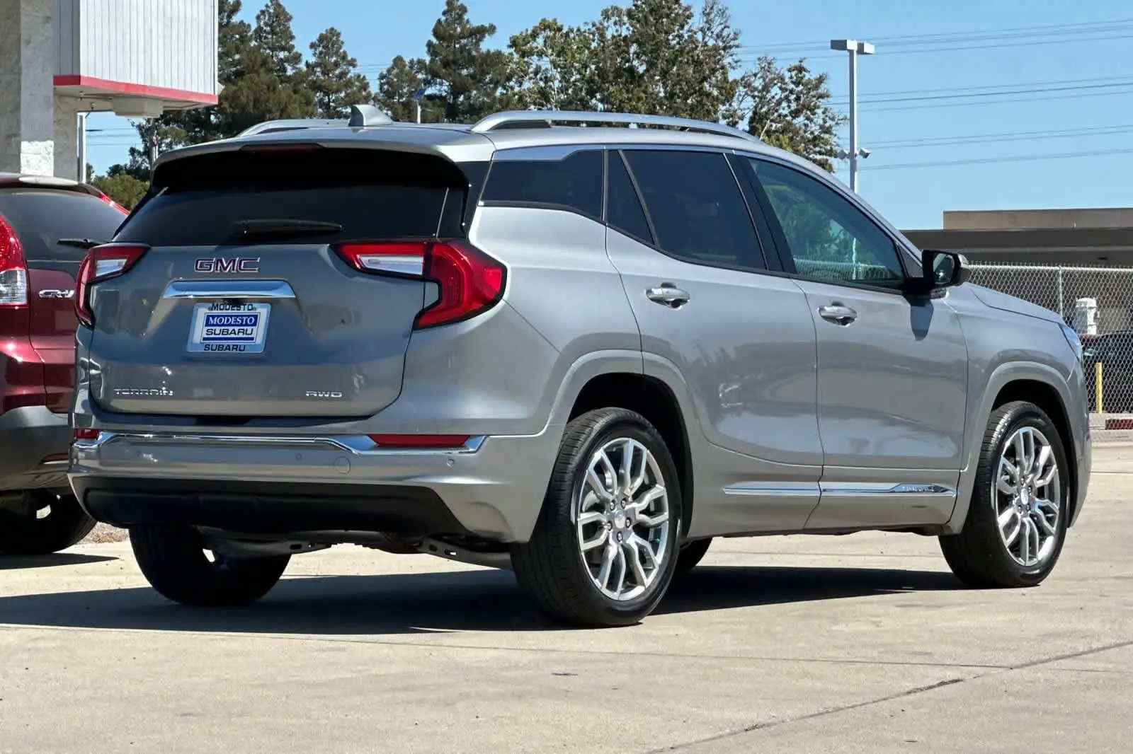 2024 GMC Terrain Denali AWD photo 3