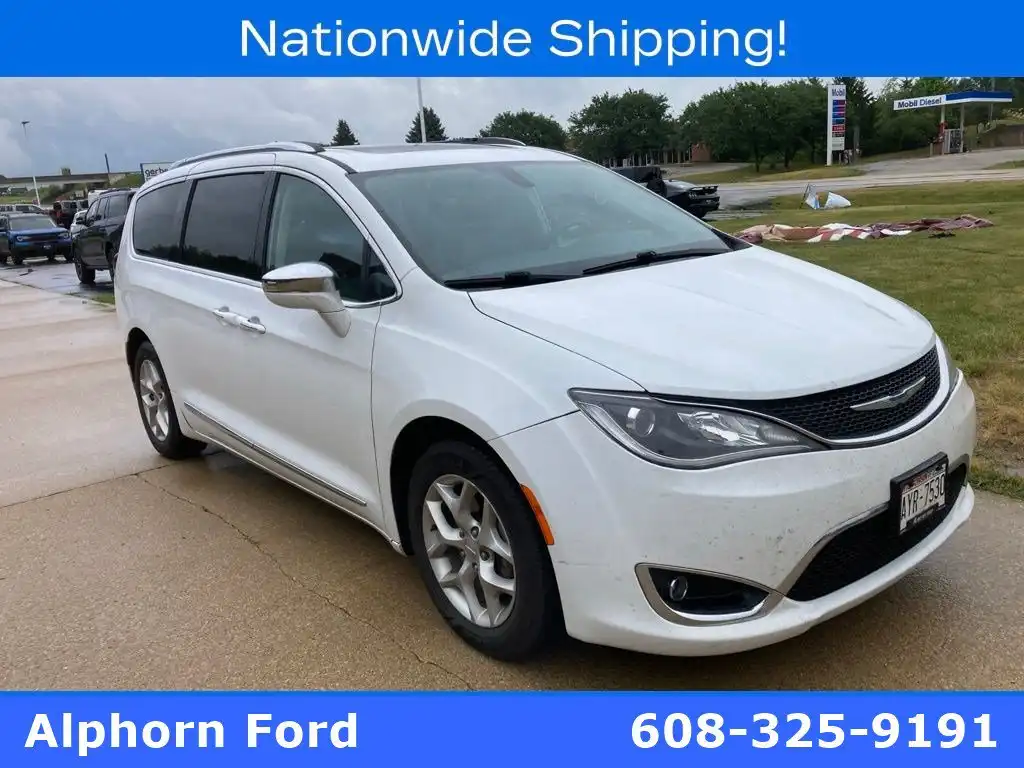 2020 Chrysler Pacifica Limited's photo
