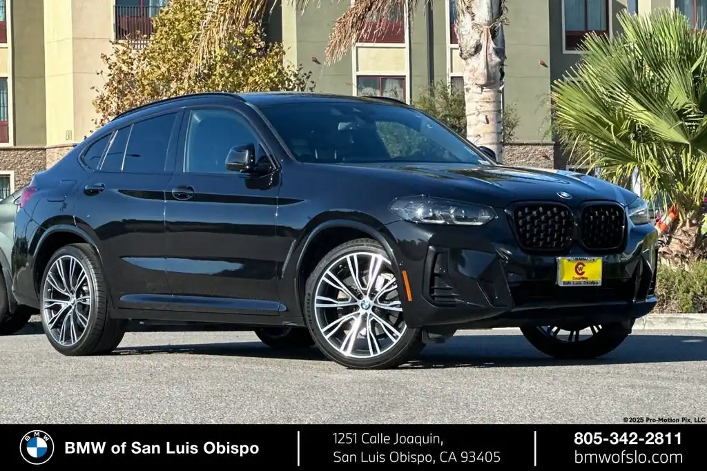 2022 BMW X4 xDrive30i's photo