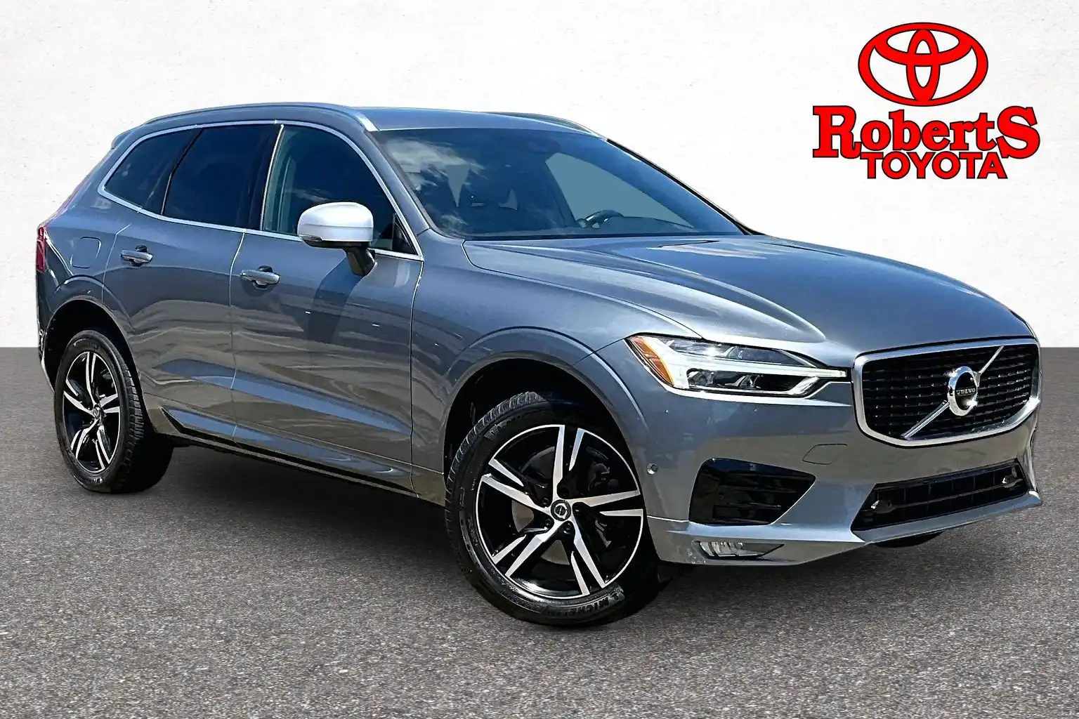 2018 Volvo XC60 T6 R-Design AWD's photo