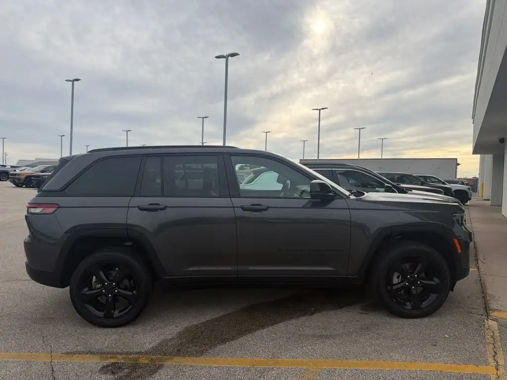 2025 Jeep Grand Cherokee Altitude X's photo