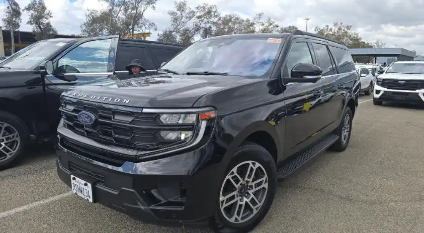 2025 Ford Expedition Active MAX's photo