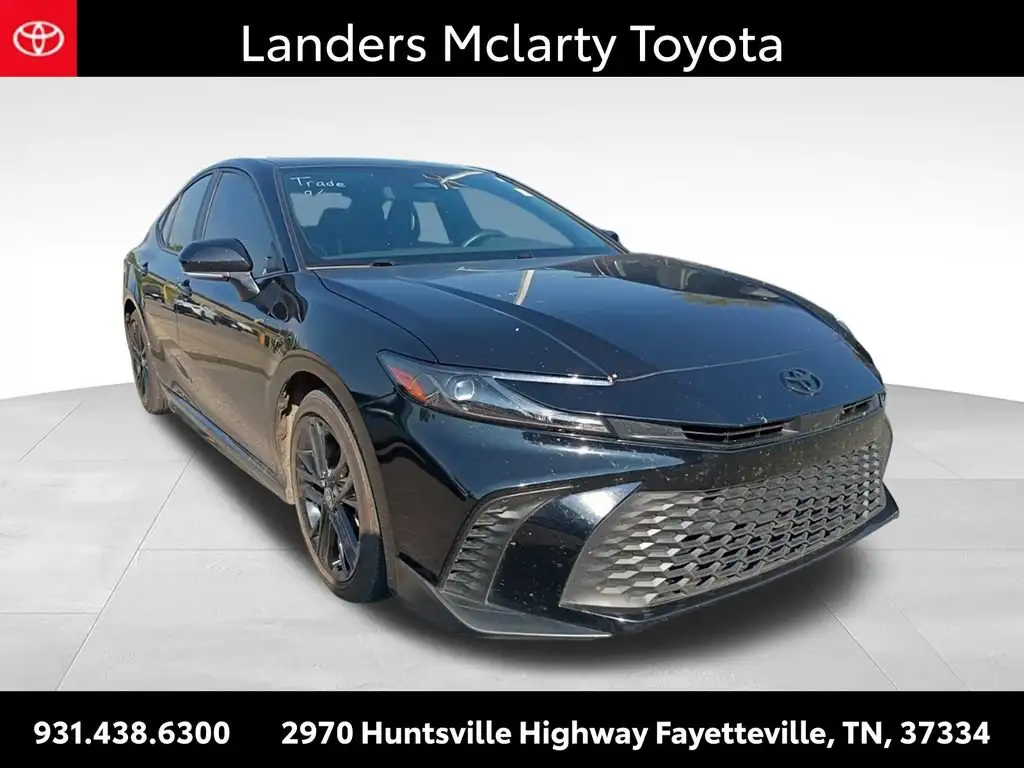 2025 Toyota Camry SE Hybrid's photo