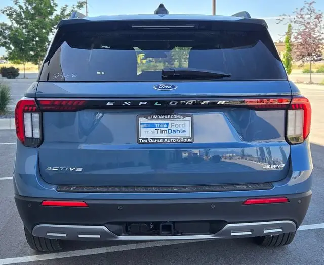 2026 Ford Explorer Active 4WD photo 4