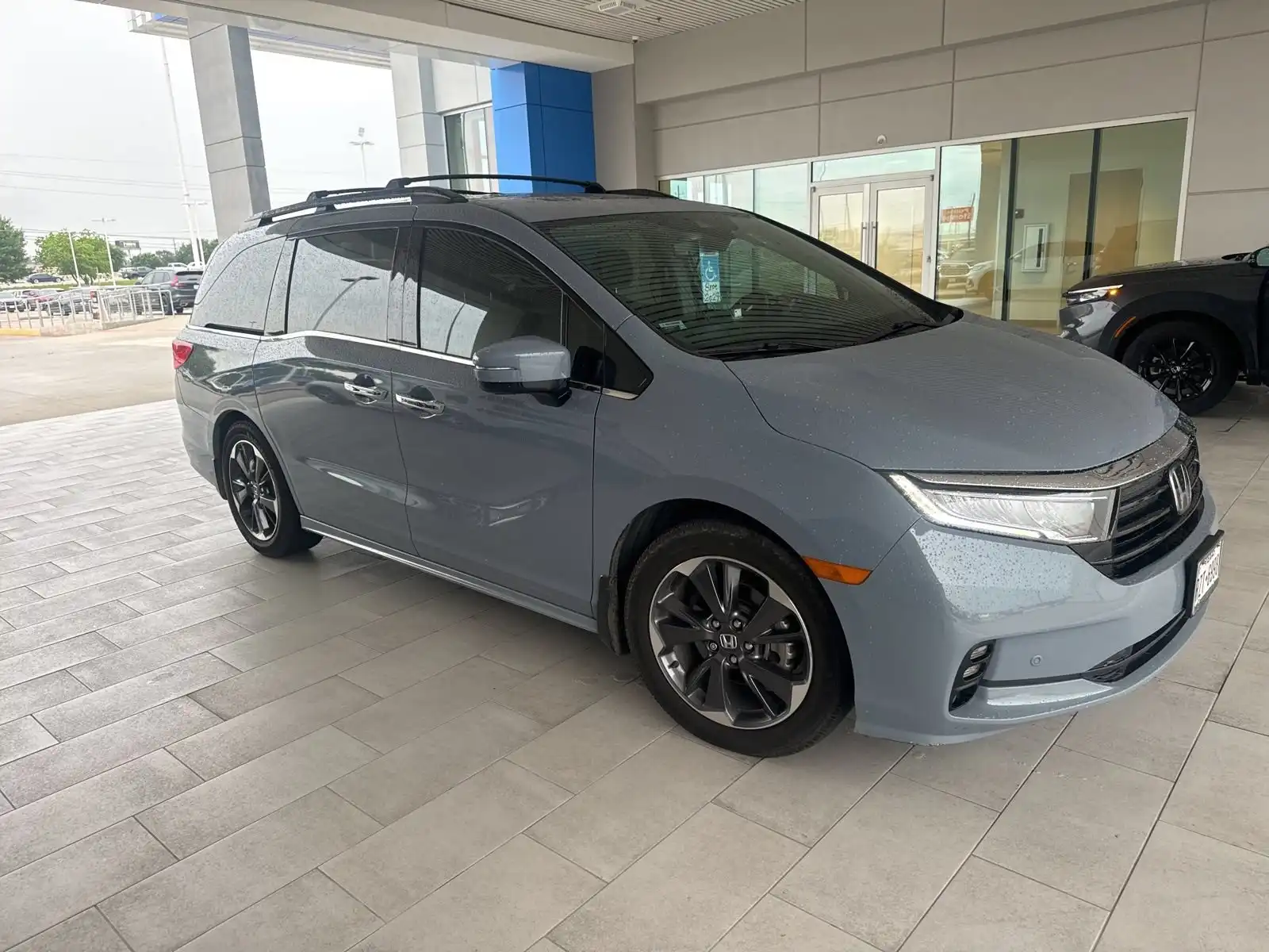 2023 Honda Odyssey Elite's photo