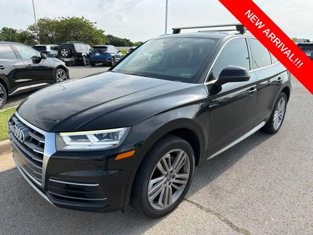 2019 Audi Q5 2.0T quattro S tronic Premium Plus's photo