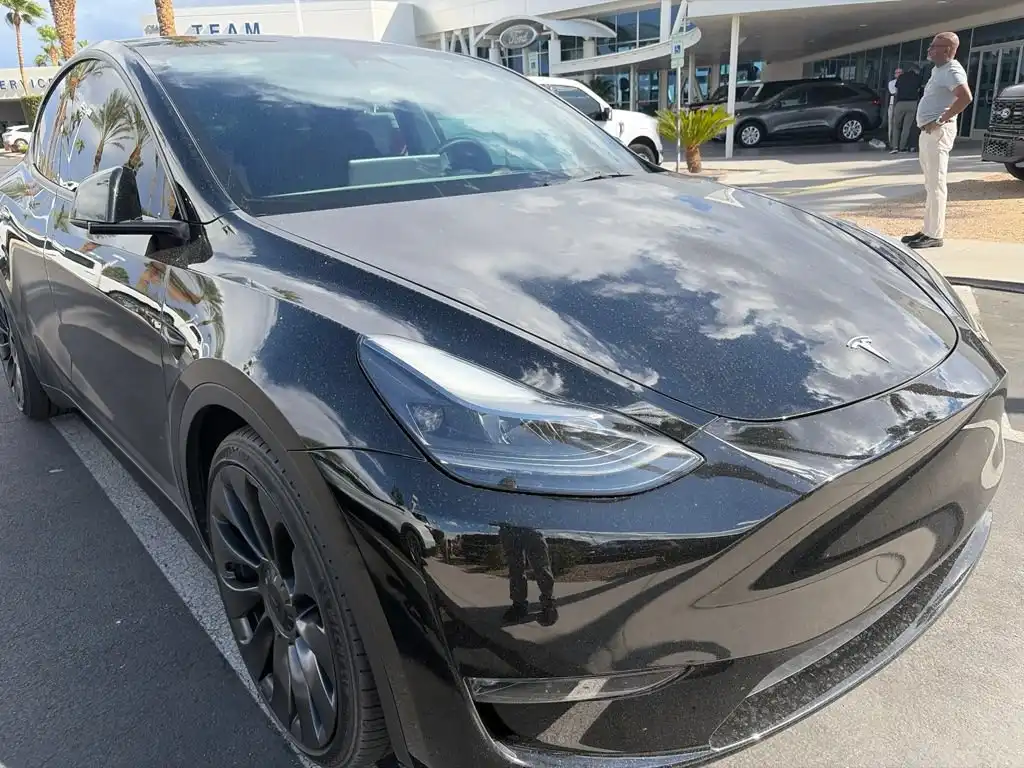 2023 Tesla Model Y Performance Dual Motor All-Wheel Drive's photo