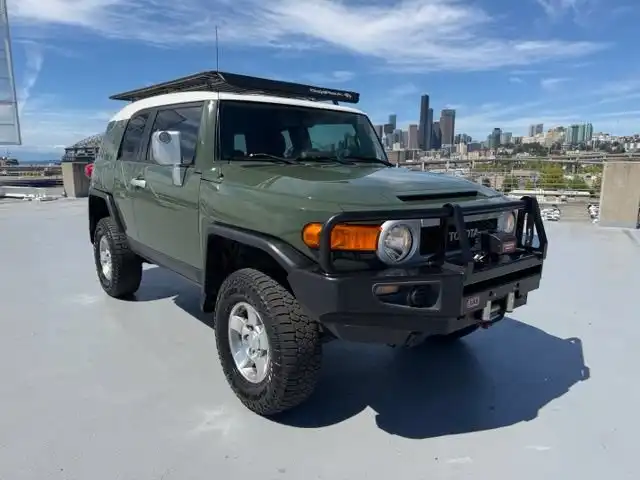 2010 Toyota FJ Cruiser 4x4 AT's photo