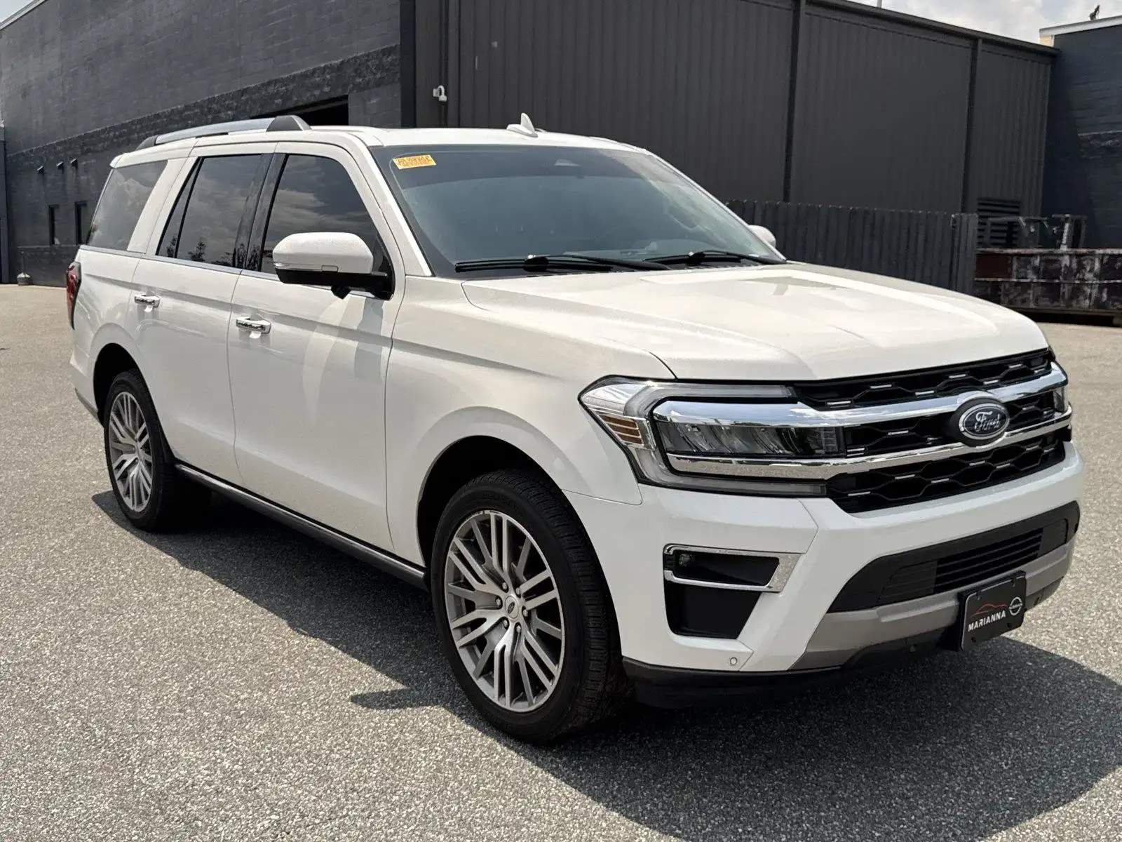 2024 Ford Expedition Limited's photo