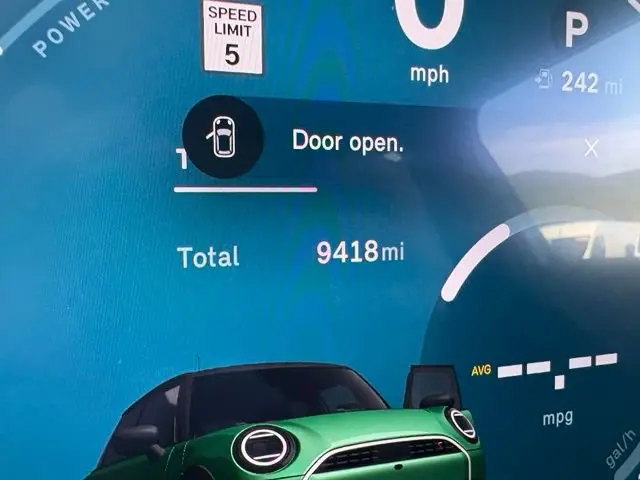 2025 MINI Hardtop Cooper S photo 4