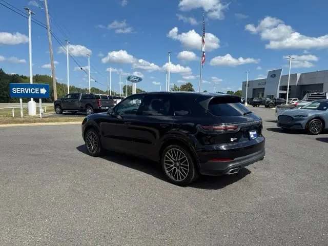 2019 Porsche Cayenne Base photo 4