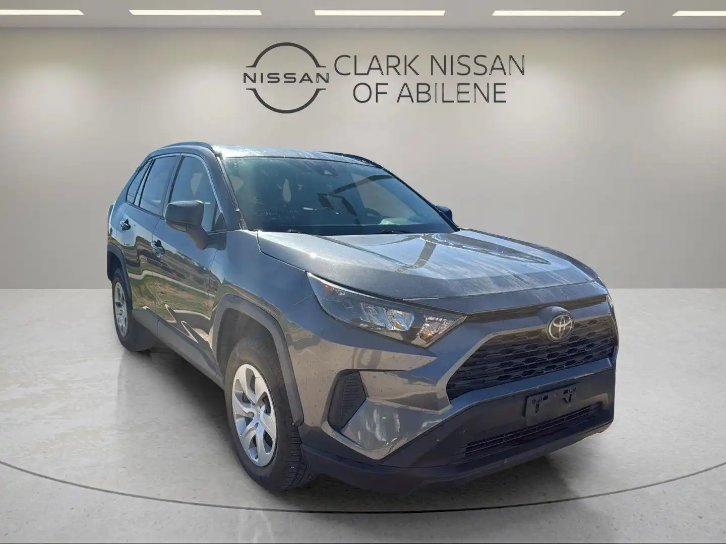 2019 Toyota RAV4 LE FWD's photo