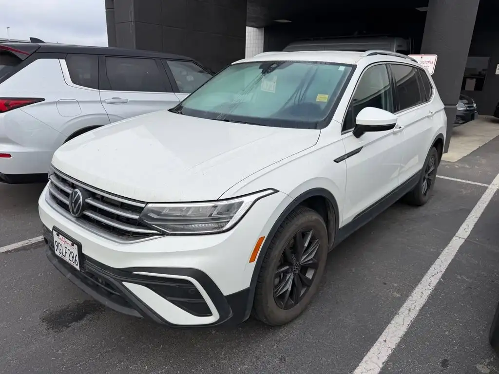 2023 Volkswagen Tiguan 2.0T SE 4Motion's photo