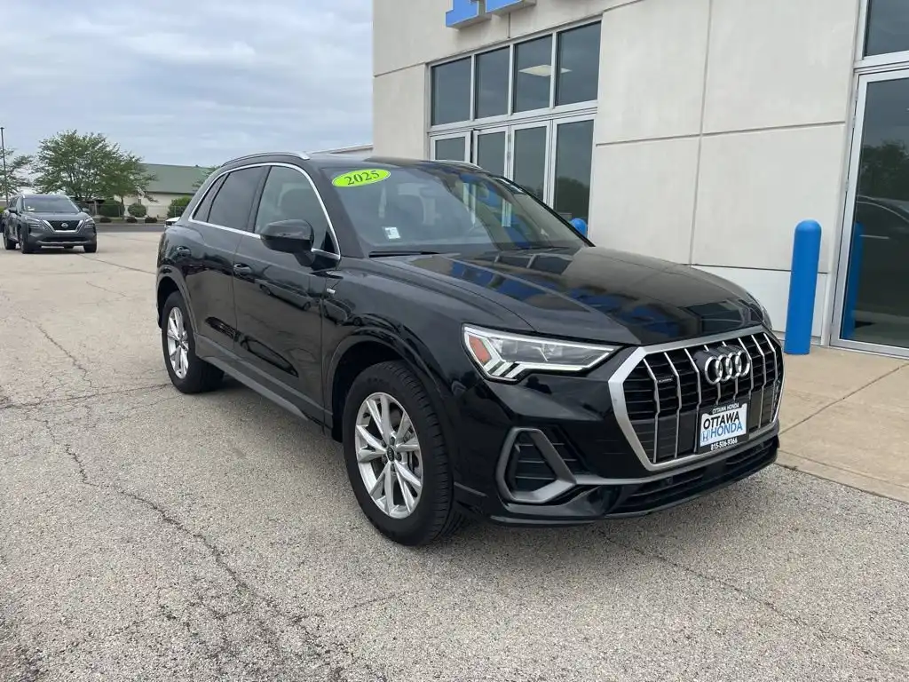 2025 Audi Q3 45 TFSI S Line Premium quattro's photo