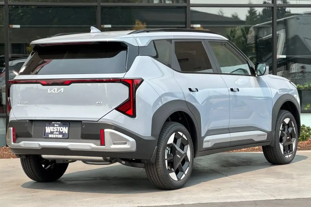 2027 Kia Seltos 2.0 EX AWD photo 4