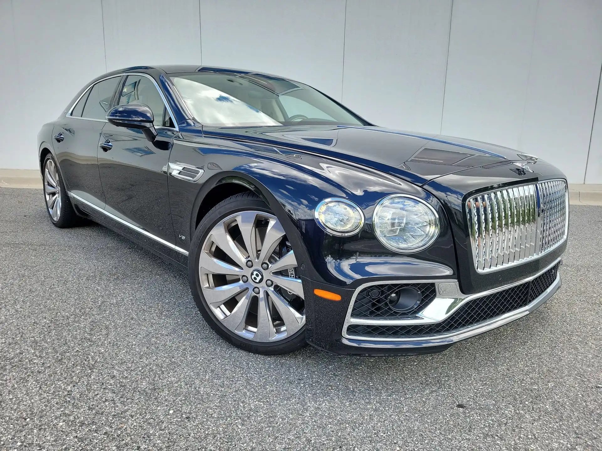 2021 Bentley Flying Spur V8's photo