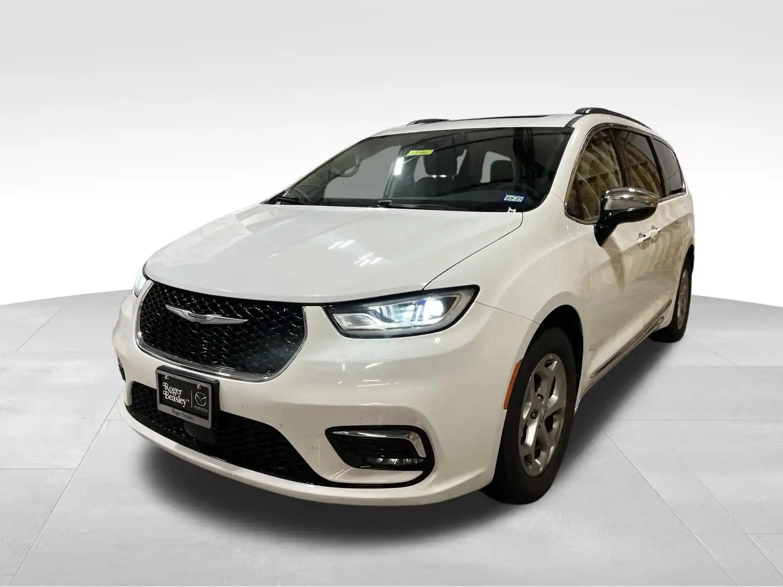 2023 Chrysler Pacifica Limited's photo