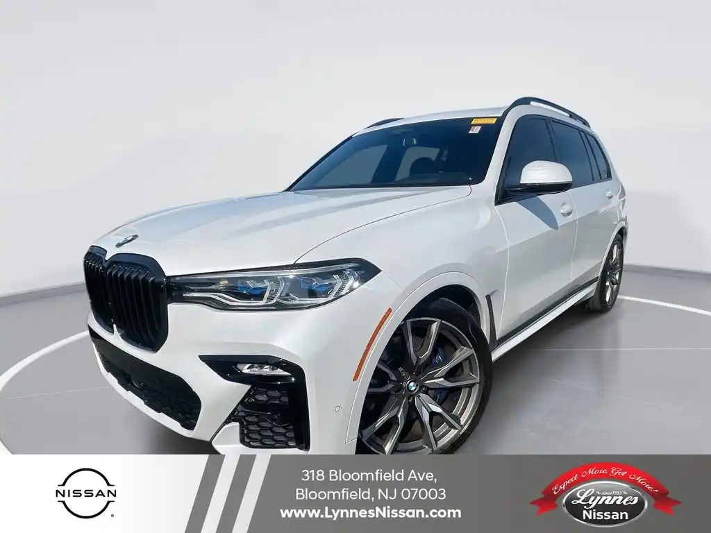 2022 BMW X7 M50i's photo