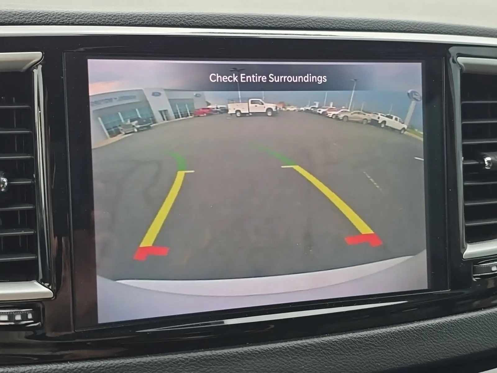 2023 Chrysler Pacifica Touring L photo 4