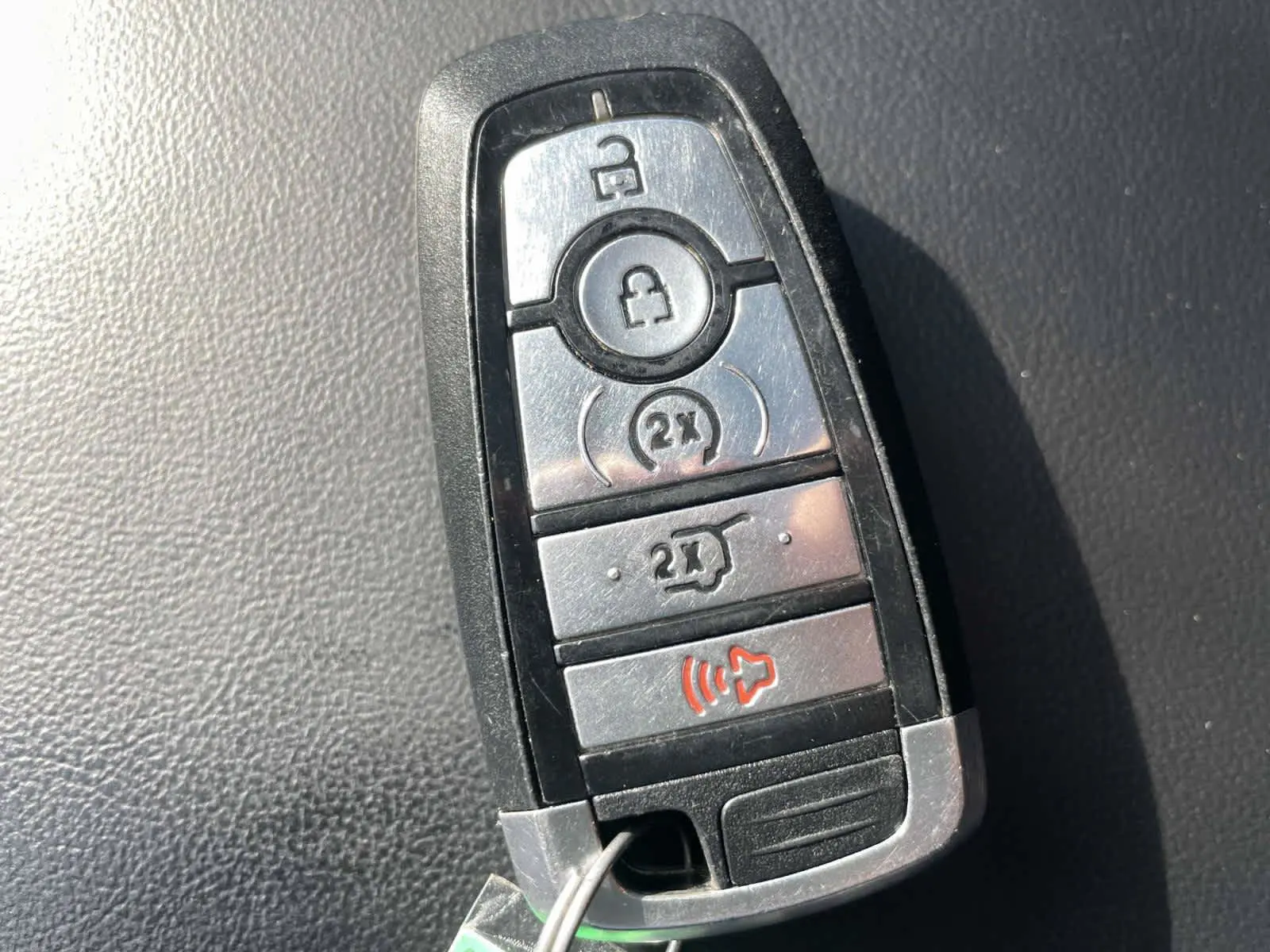 2023 Ford Explorer ST 4WD photo 4