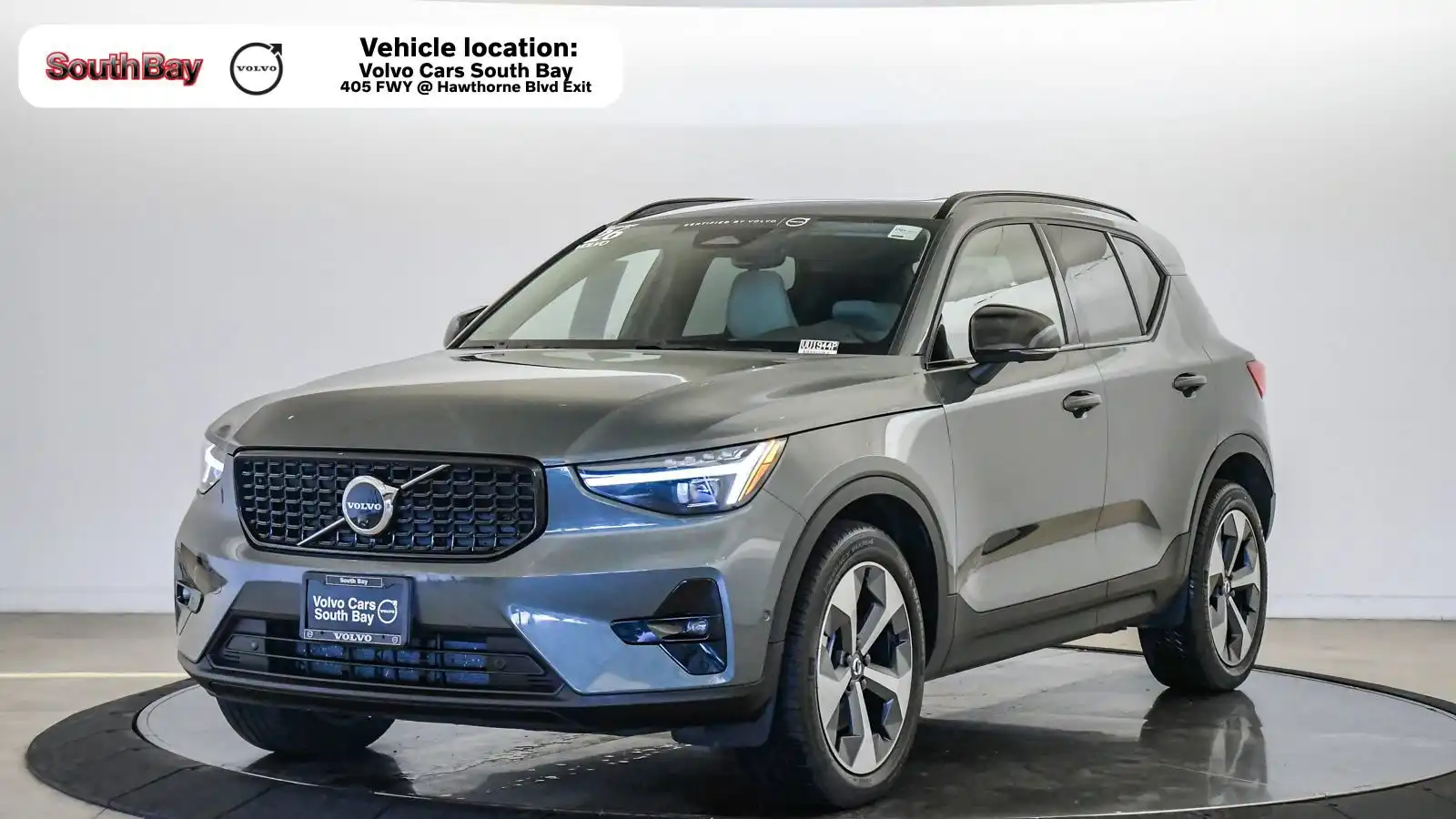 2026 Volvo XC40 B5 Plus Dark AWD's photo