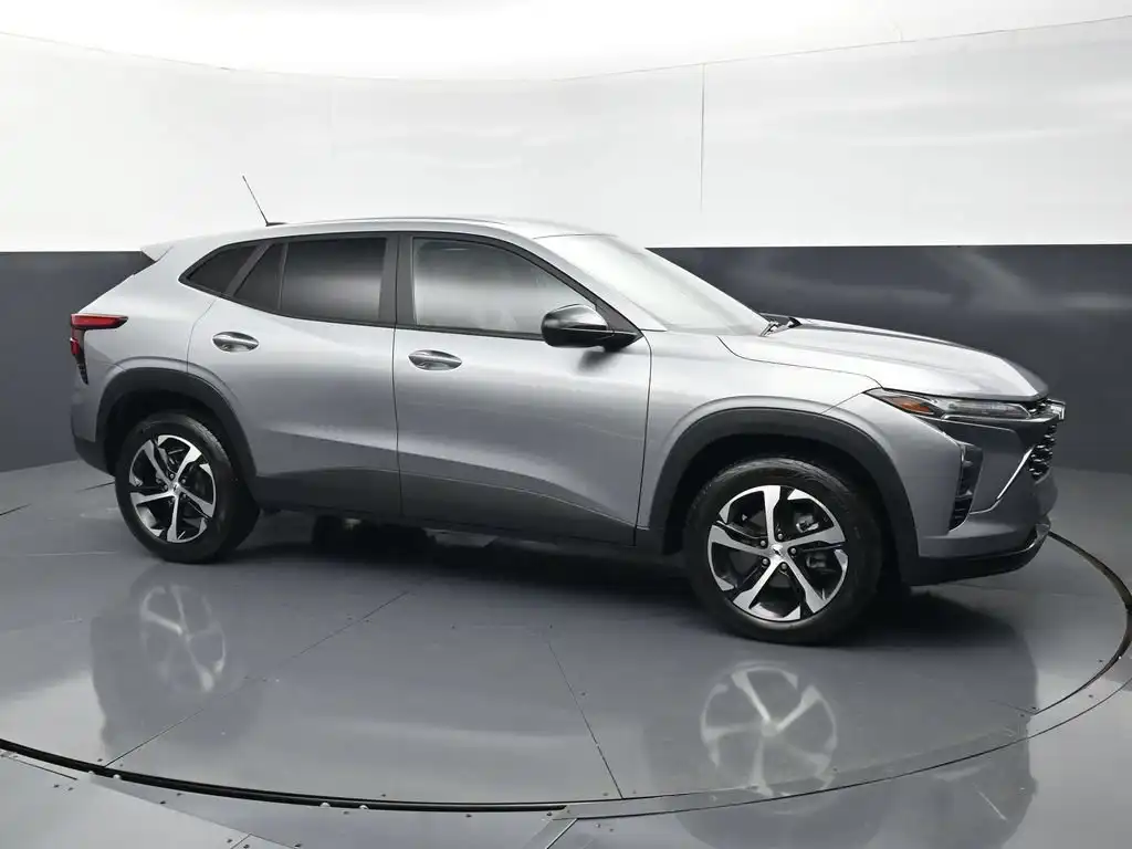 2025 Chevrolet Trax 1RS's photo