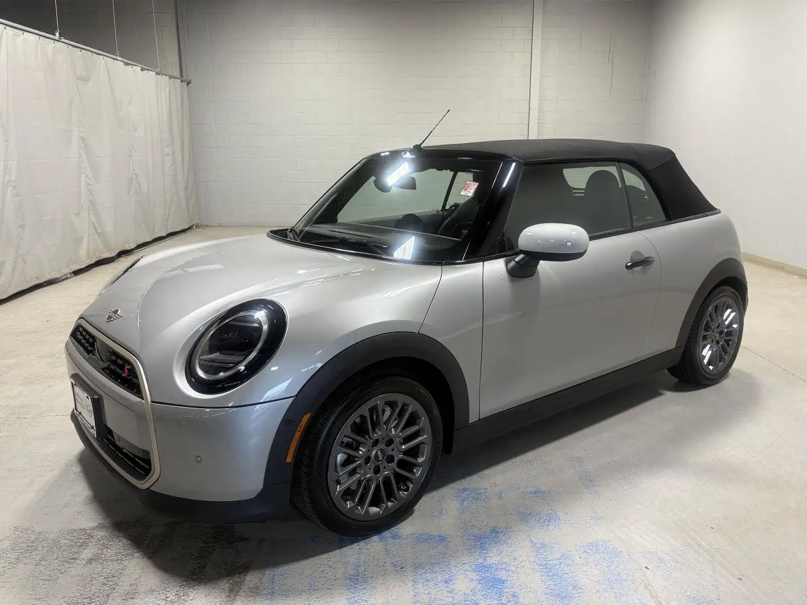 2026 MINI Convertible Cooper S Signature's photo