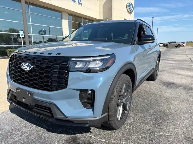 2027 Ford Explorer ST-Line 4WD's photo