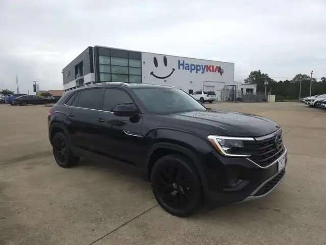 2024 Volkswagen Atlas Cross Sport 2.0T SE with Tech's photo