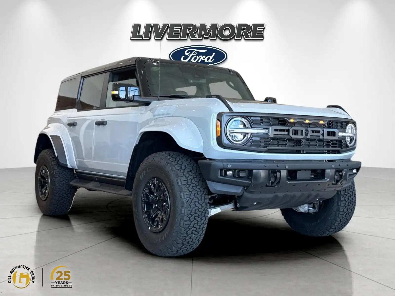 2026 Ford Bronco Raptor 4WD's photo