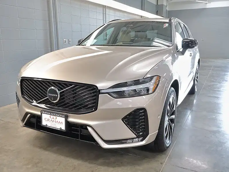 2026 Volvo XC60 B5 Plus Dark AWD's photo
