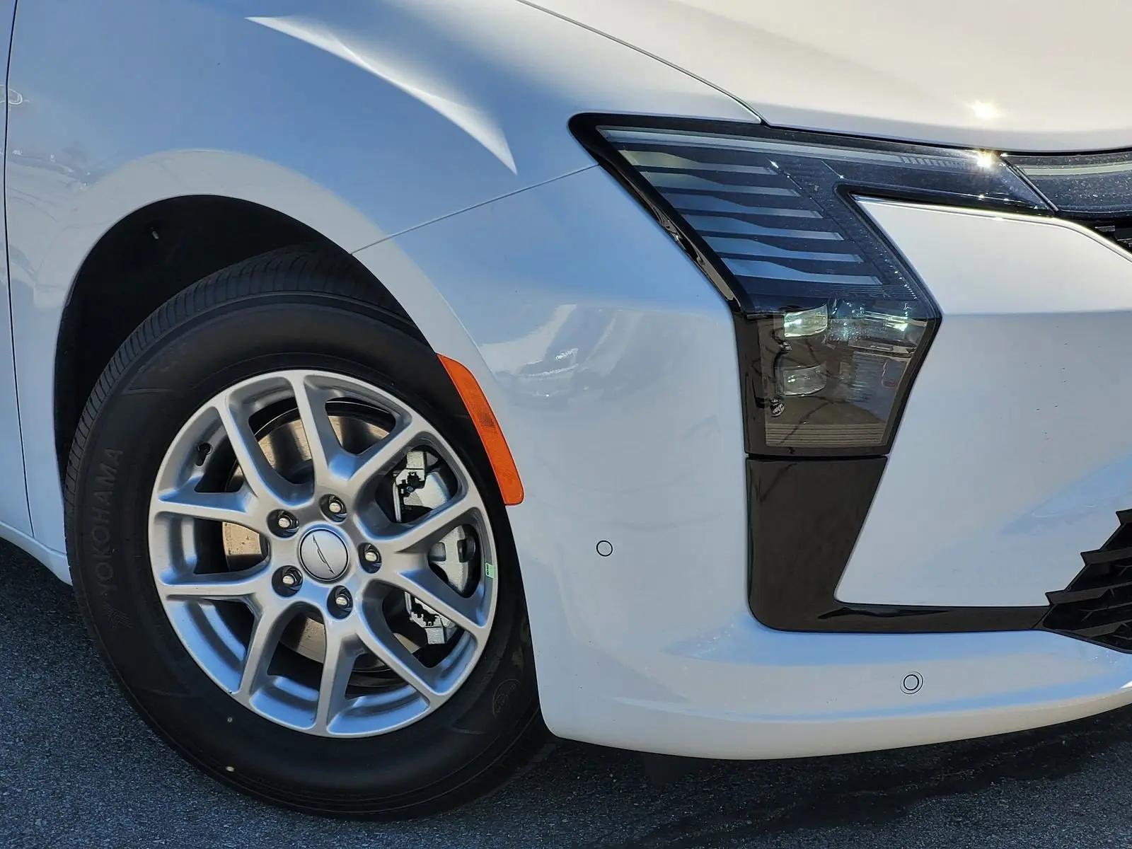 2027 Chrysler Pacifica Select photo 4