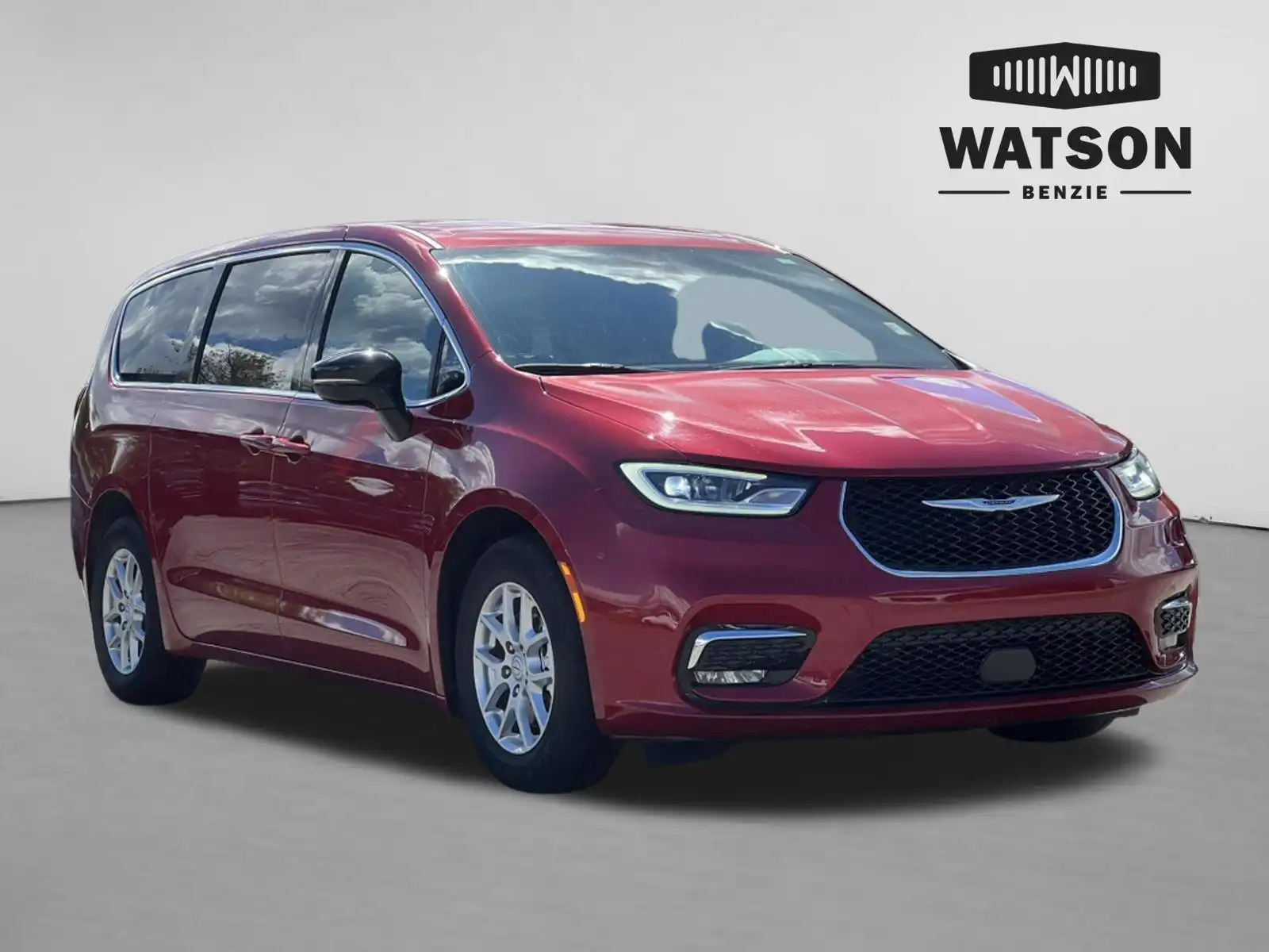 2026 Chrysler Pacifica Select's photo
