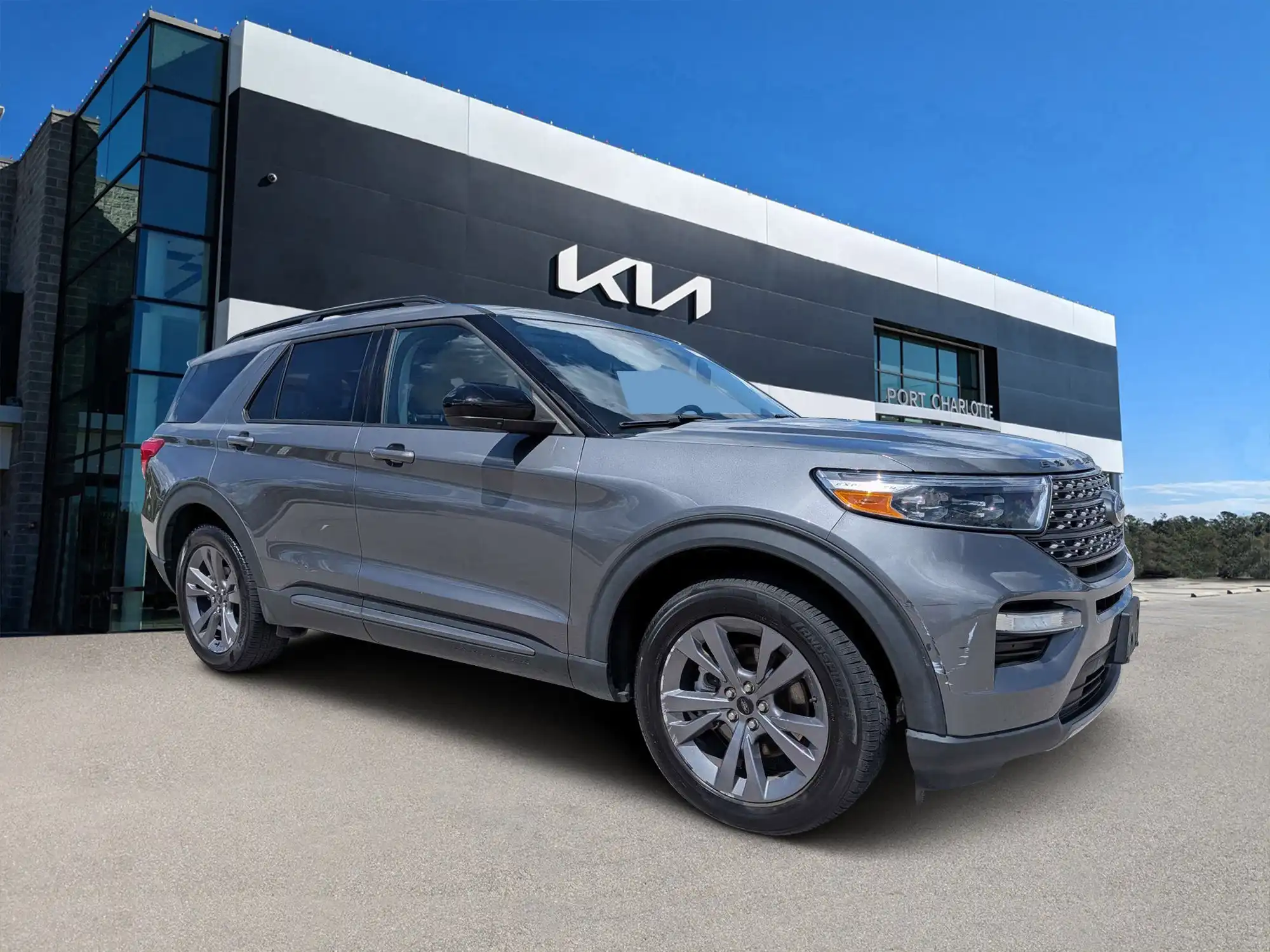 2022 Ford Explorer XLT 4WD's photo