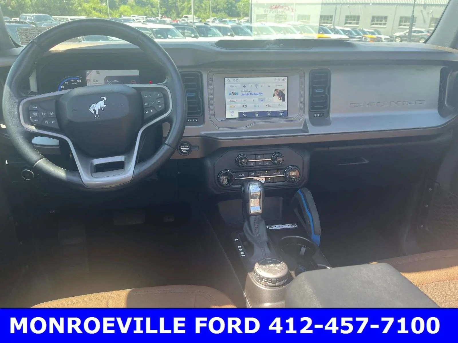2023 Ford Bronco Outer Banks 4x4 photo 4