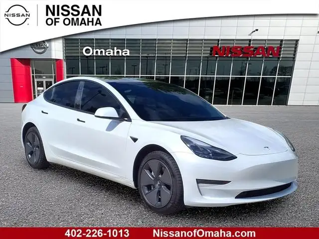 2023 Tesla Model 3 Long Range photo 1