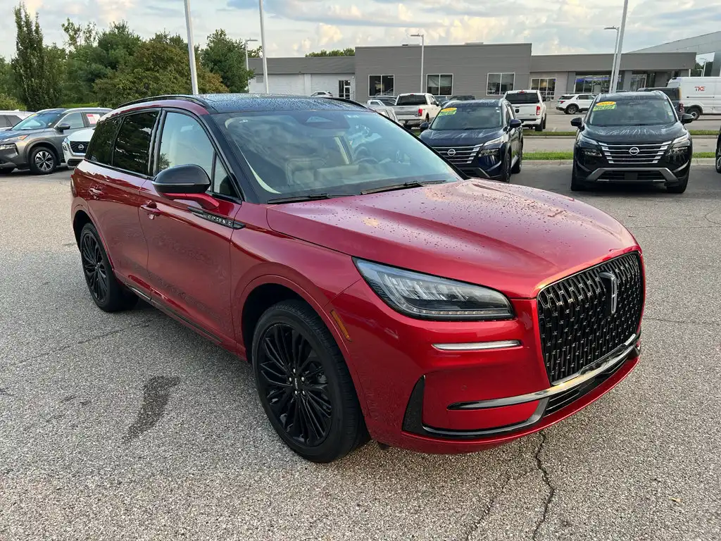 2025 Lincoln Corsair Premiere AWD's photo