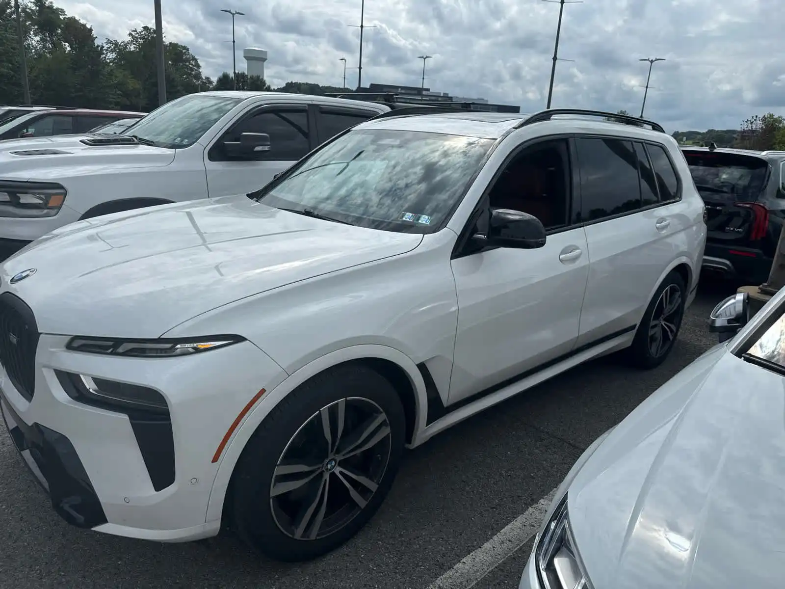 2024 BMW X7 M60i xDrive's photo